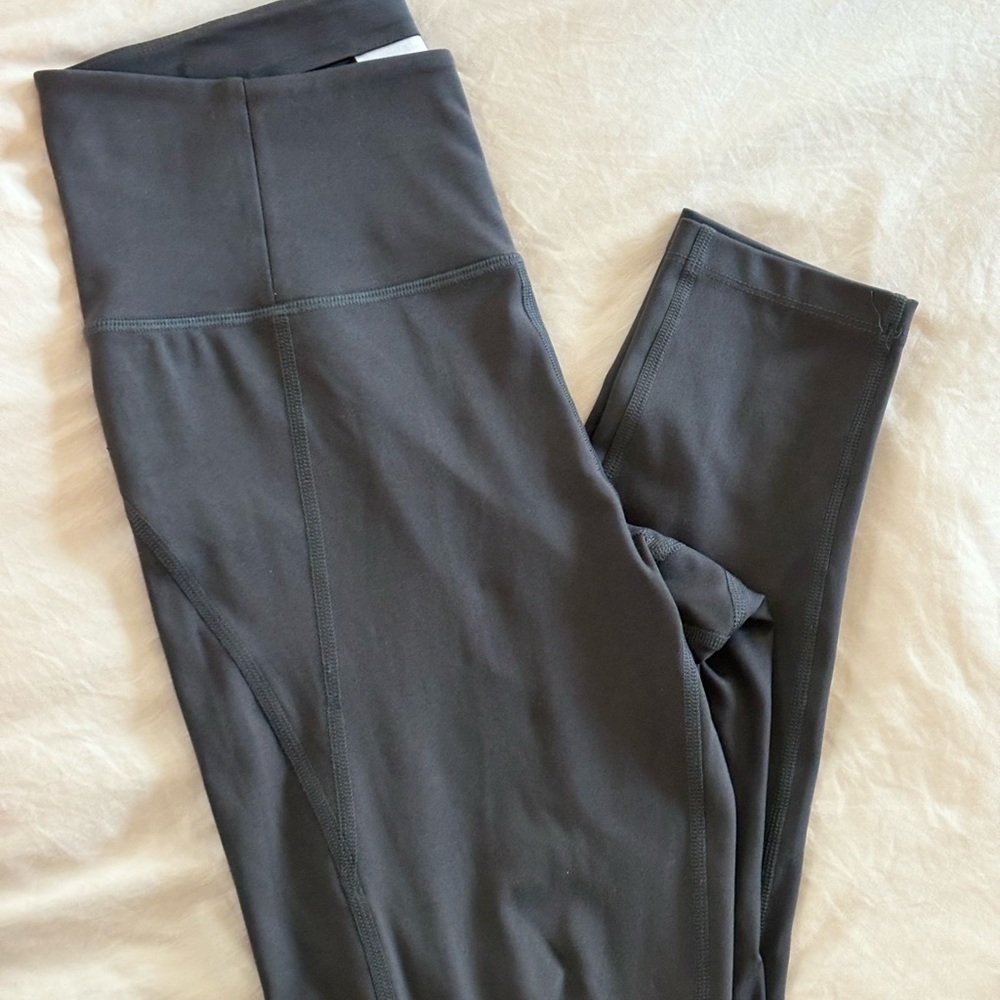 Girlfriend Collective women’s 3/4 length leggings